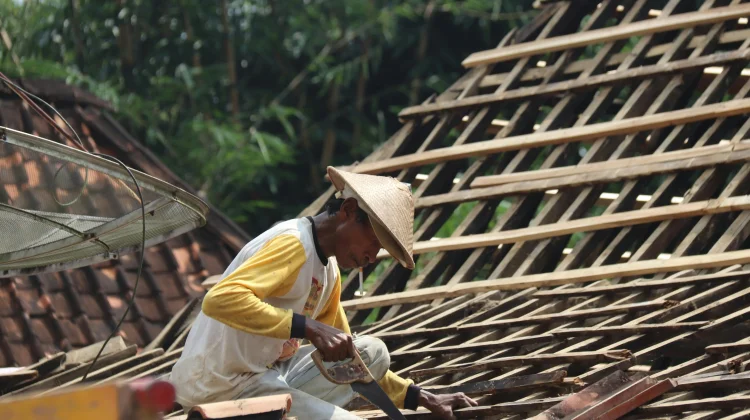 Peran Buruh dalam Menggerakkan Ekonomi Daerah