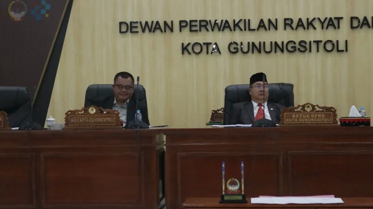 Wali Kota Gunungsitoli Hadiri Paripurna Penyampaian Rekomendasi DPRD atas LKPJ