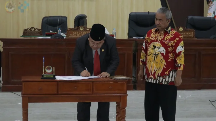 Wali Kota Gunungsitoli Hadiri Paripurna Penyampaian Rekomendasi DPRD atas LKPJ