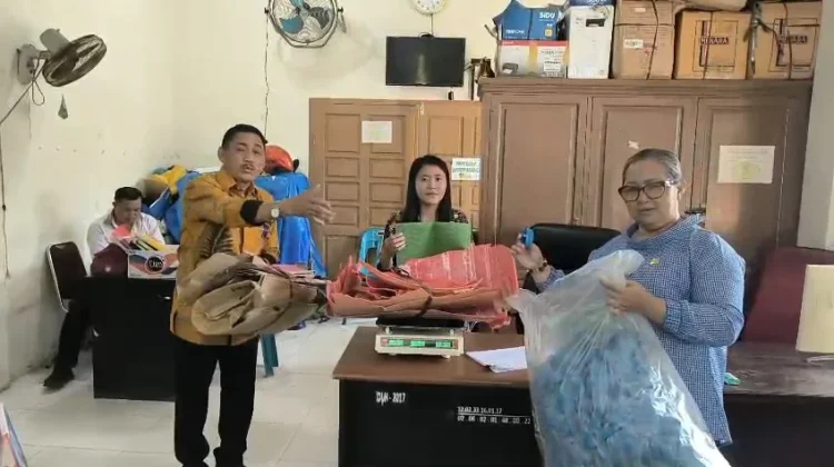 Kota Gunungsitoli Kini Sudah Punya Bank Sampah, Yuk Setor Sampahmu!