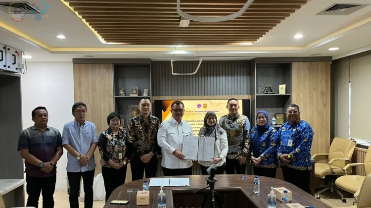 Wali Kota Gunungsitoli Teken Hibah Dermaga RoRo