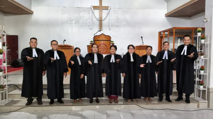 BPH Gereja ONKP Pimpin Sertijab Pendeta Resort Gunungsitoli