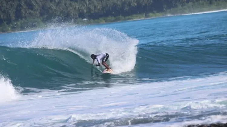 Surfing Afulu Pro 2026 Ditunda, Warga Minta Dukungan