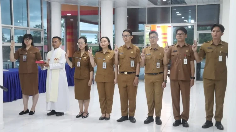 Bupati Nias Utara Ambil Sumpah 7 Dokter CPNS Formasi 2024