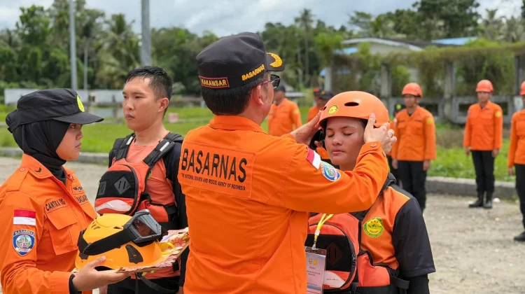 Basarnas Nias Tutup Latihan SAR di Air, Tingkatkan Kesiapsiagaan Personil