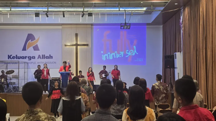 Tuhan Mau Gereja-Nya Tenggelam dalam Roh Kudus