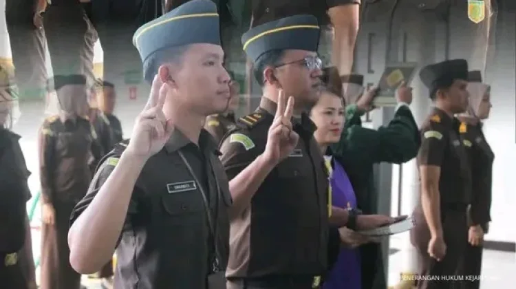 Sebanyak 12 Pegawai Kejari Gunungsitoli Dilantik Jadi PNS dan Jabatan Fungsional