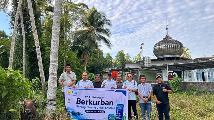 PLN Nias Lakukan Penyaluran Hewan Kurban di 3 Mesjid di Kepulauan Nias