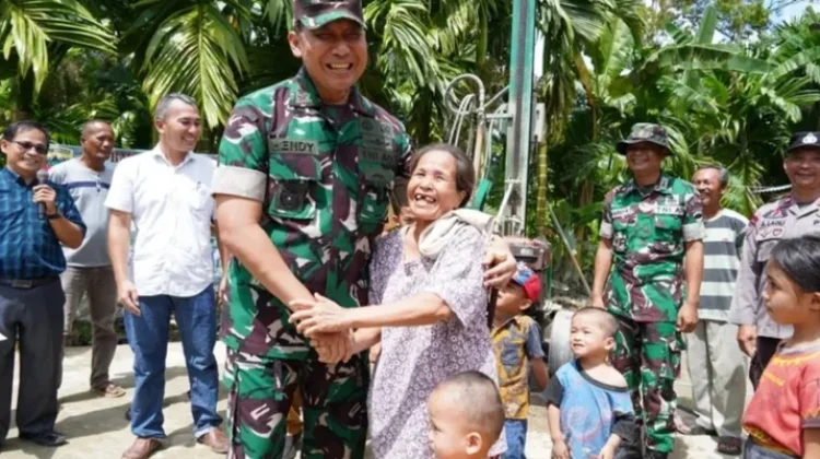 Pastikan Ketersediaan Air Bersih, Pangdam I BB Tinjau Sumur Bor di Nias