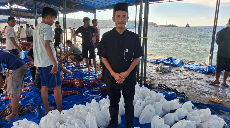Mushalla Islamiyah Gunungsitoli Gelar Penyembelihan 19 Ekor Sapi Kurban