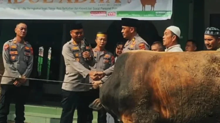 Polres Nias Laksanakan Pemotongan Hewan Qurban Idul Adha