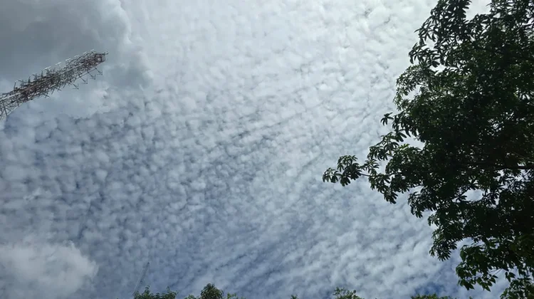 Hari Ini Kepulauan Nias Berawan, Cuaca Panas, Suhu Bisa Mencapai 33 ̊C