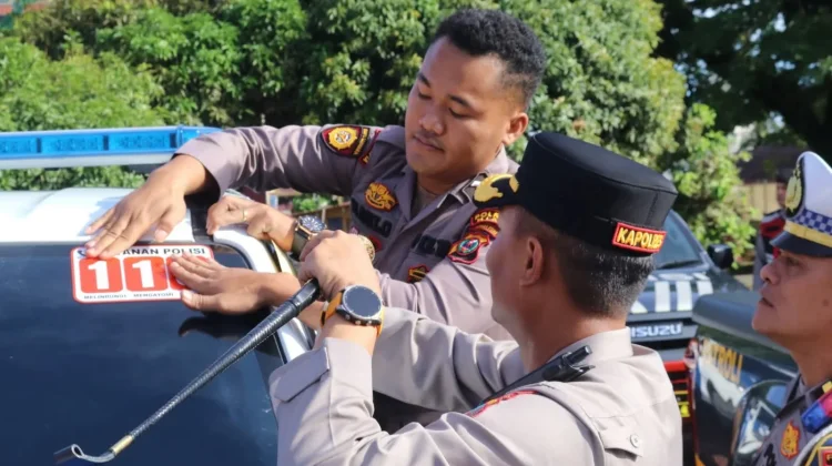 Kendaraan Dinas Operasional Polres Nias di Tempeli Stiker 110
