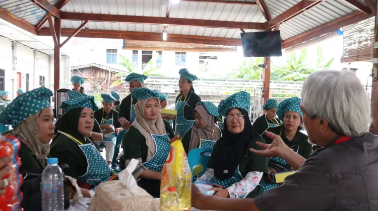 Pelatihan Keripik Ikan dan Pisang, UMKM Gunungsitoli Makin Berdaya