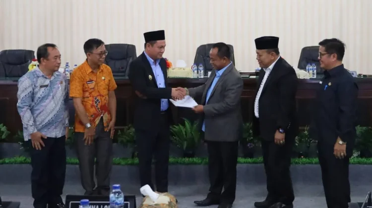 Paripurna, DPRD Kabupaten Nias Barat Tetapkan 18 Ranperda