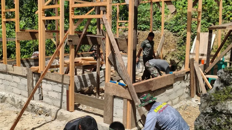 Pembangunan RTLH di Hiliduho Capai 47 Persen, Warga Bersyukur