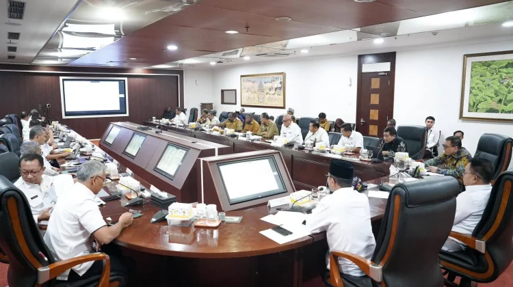 Bupati Amizaro Sampaikan 6 Rekomendasi 30 Daerah Tertinggal ke Istana