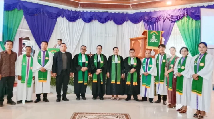 Pelantikan Pendeta Onolimbu Perkuat Pelayanan BNKP di Nias Barat