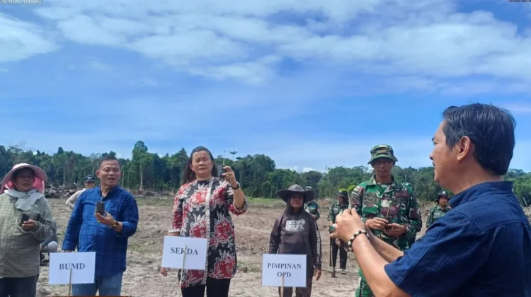 Pemkab Nias Barat Gelar Penanaman Perdana Semangka di Dusun Siheneasi