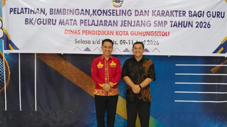 Dua Dosen Universitas Nias Bekali Guru Hadapi Era Generasi Stroberi
