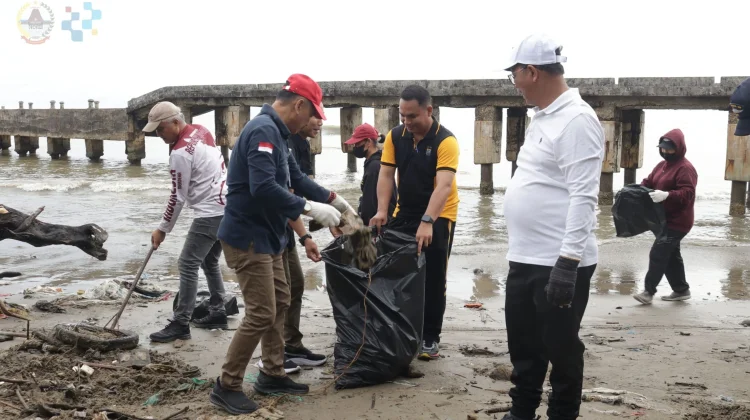 Kolaborasi Hijau: Wawako dan Danantara Bersihkan Pantai