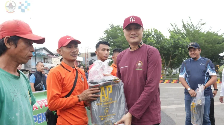 Kolaborasi Hijau: Wawako dan Danantara Bersihkan Pantai