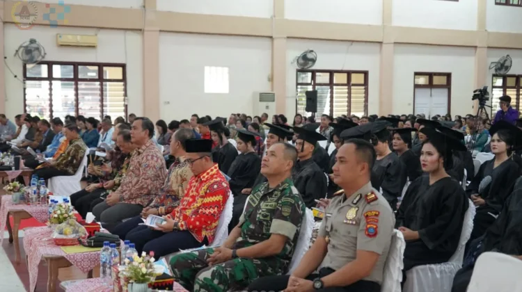 Momen Wisuda STT BNKP Sundermann 2026, Wawako Beri Motivasi Lulusan