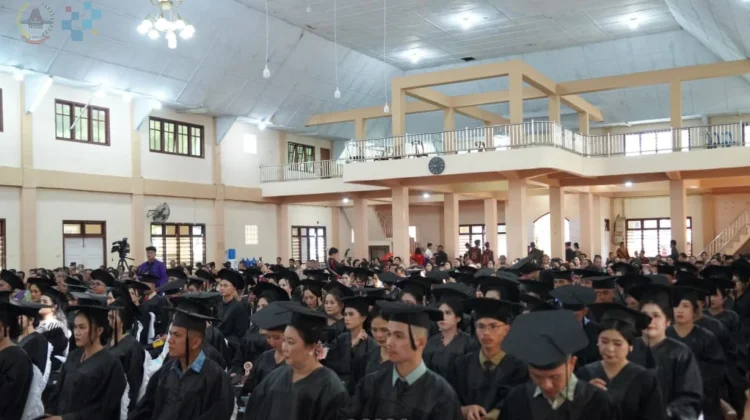 Momen Wisuda STT BNKP Sundermann 2026, Wawako Beri Motivasi Lulusan