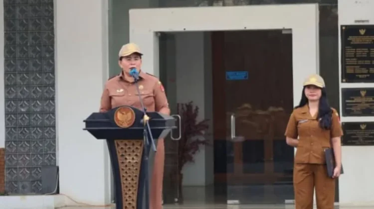 Pj.Sekda Nias Barat Minta Pimpinan OPD Evaluasi Kehadiran Pegawai