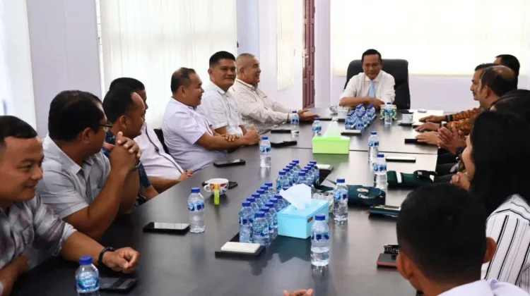 Bupati Nias Barat Terima Audiensi Pengurus Gereja BNKP Moi
