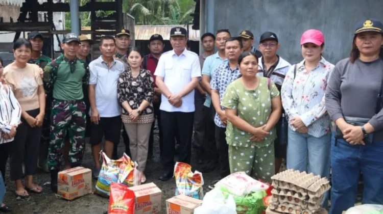 Bupati Eliyunus Kunjungi Korban Kebakaran Rumah di Bawadasi