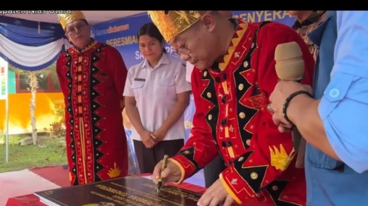 Mendikdasmen Resmikan Bantuan Revitalisasi 32 Sekolah di Nias Utara