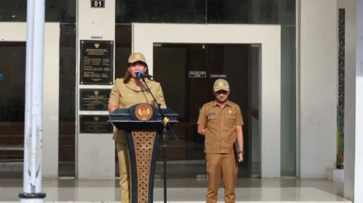 Sekda Nias Barat Sampaikan Apresiasi kepada ASN yang Hadir Tepat Waktu