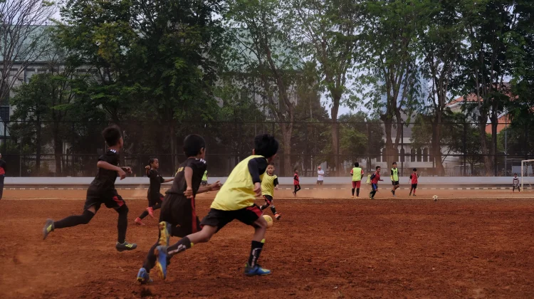 Sepak Bola Jadi Sarana Menjauhkan Remaja dari Kenakalan