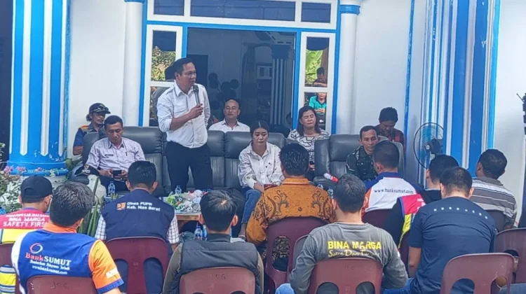 Disambut Hangat oleh Warga, Bupati Eliyunus: Ini Bukan Pencitraan