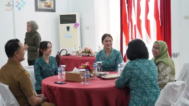 Kunker Staf Ahli I TP PKK Sumut Disambut Ketua TP PKK Gunungsitoli