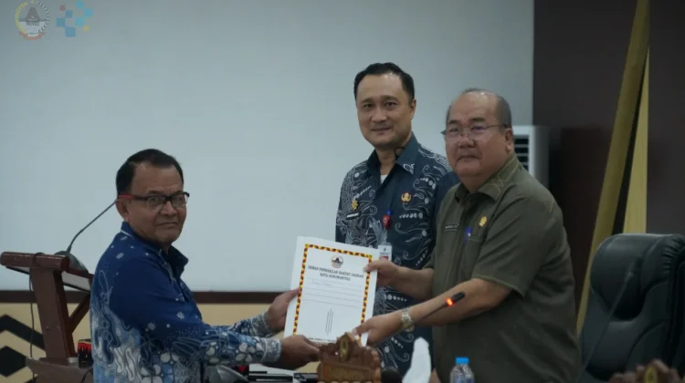 Sekda Sampaikan Agenda Pemko di Paripurna DPRD