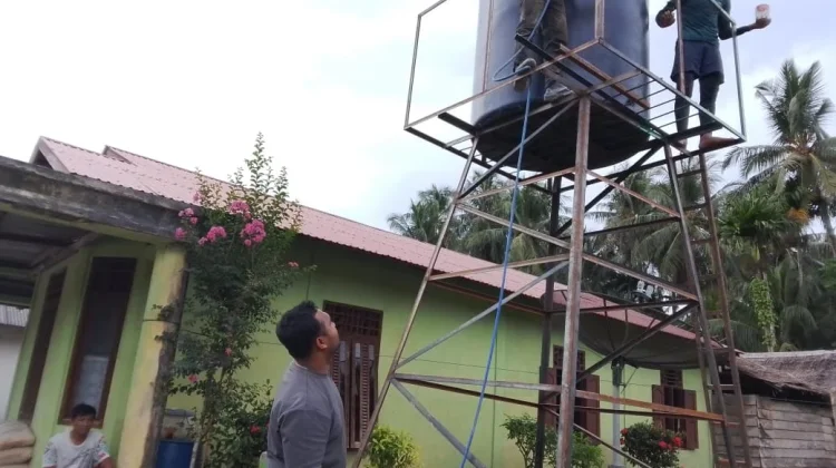 Warga Desa Marit Baru Sambut Gembira Hadirnya Sumur Bor Program Karya Bakti TNI AD