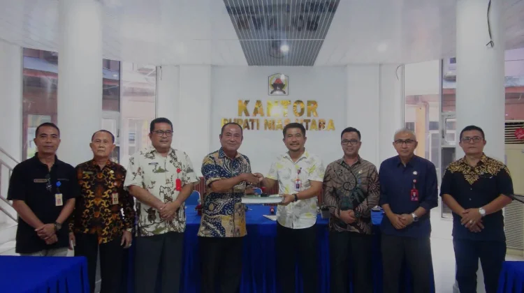 Sertijab Camat Lotu, Eferi Zalukhu Purna Tugas, Roni Zega Resmi Jabat Camat Baru