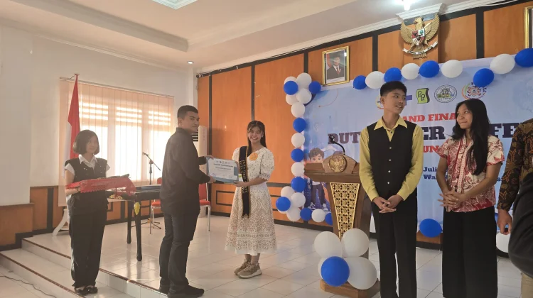 Kayleen Kezia Telaumbanua Juara I Pemilihan Duta Cyber Safety Kota Gunungsitoli