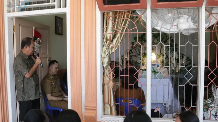 Pemko Gunungsitoli Berikan Penghormatan Terakhir kepada Keluarga ASN