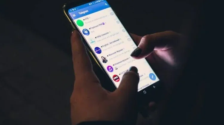 Cara Backup HP Android dan iPhone agar Data Aman