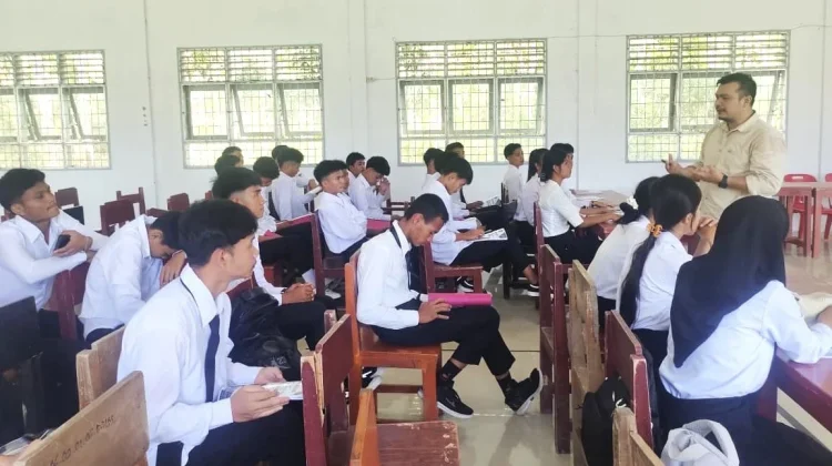 Siap Memasuki Dunia Kerja, Siswa SMKN Gunungsitoli Utara dapat Pembekalan