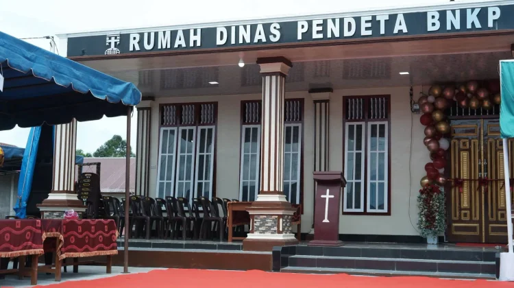 Rumah Dinas Pendeta BNKP Lawelu Diresmikan di Nias Barat
