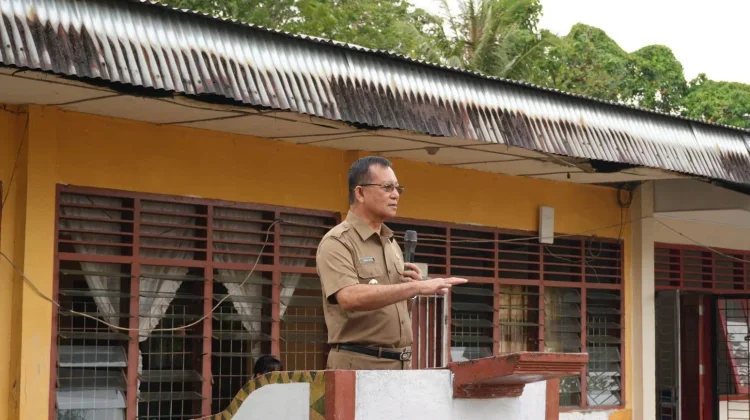 Buka MPLS di SMPN 1 Sitolu Ori, Wabub Yusman Zega Ajak Siswa Hormati Orang Tua