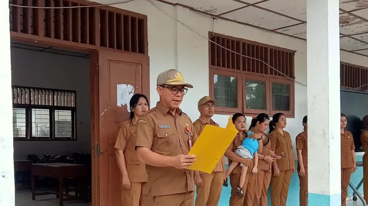 Kadis Ketenagakerjaan dan Koperasi UKM Nias Utara Buka MPLS di SMPN 4 Lahewa