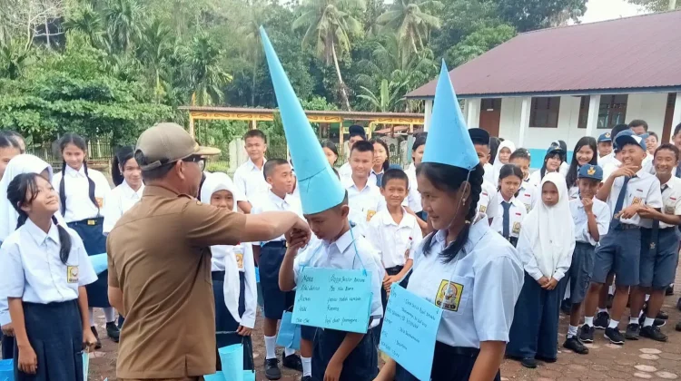 Kadis Ketenagakerjaan dan Koperasi UKM Nias Utara Buka MPLS di SMPN 4 Lahewa