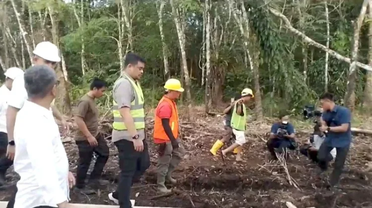 Gubernur Sumut Tinjau Pembangunan Relokasi SMKN 1 Gido, Target selesai November