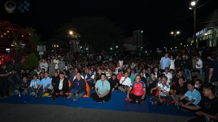 Kebersamaan Warnai Nobar Final Piala Dunia di Gunungsitoli