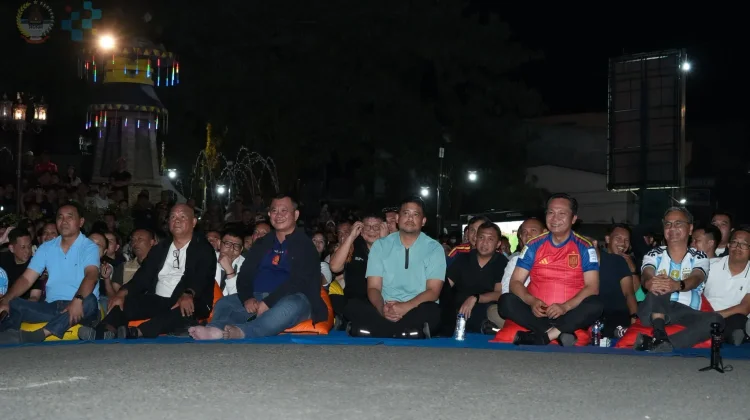 Kebersamaan Warnai Nobar Final Piala Dunia di Gunungsitoli